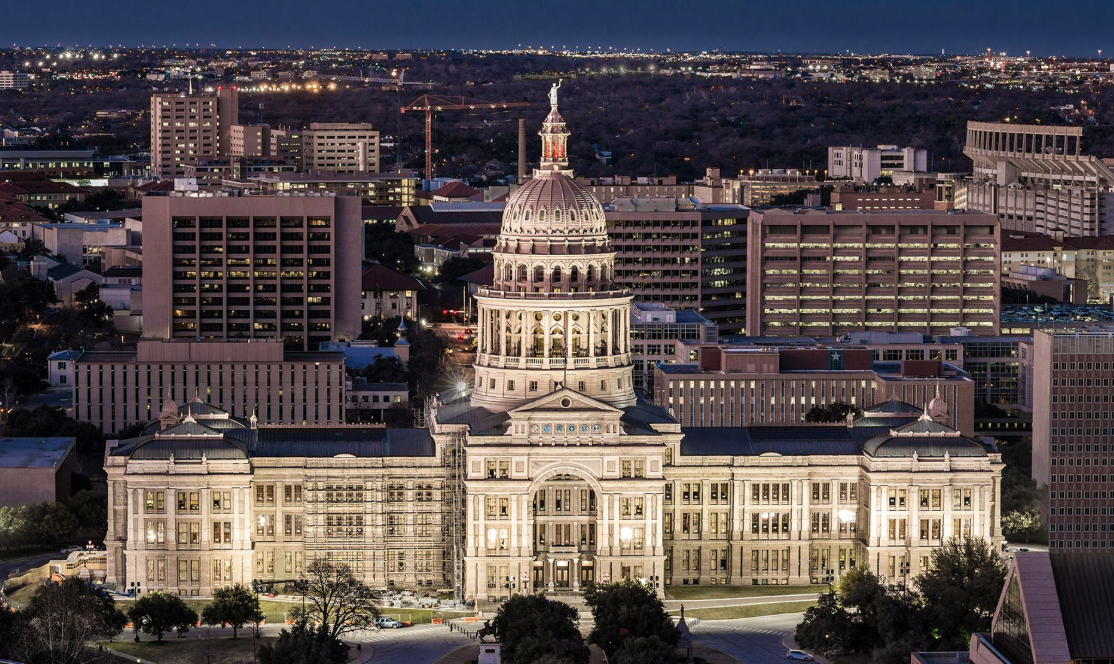 Texas State Capitol building in Austin at night